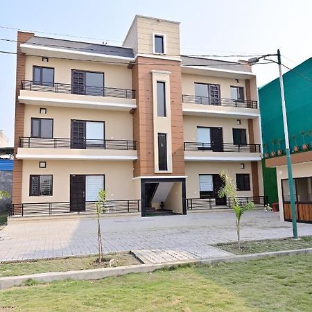 Ideal Home Stay Amritsar Buitenkant foto