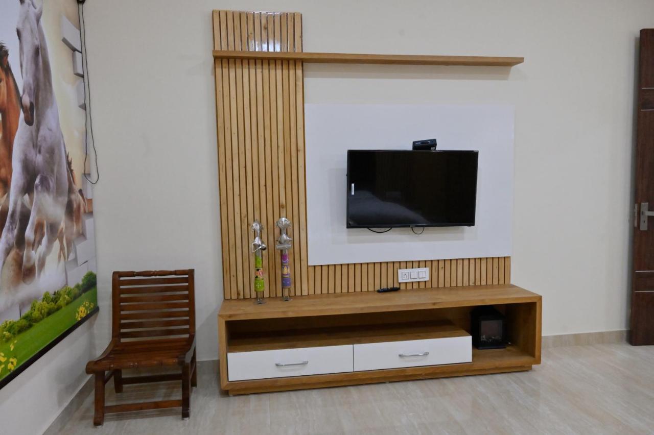 Ideal Home Stay Amritsar Buitenkant foto
