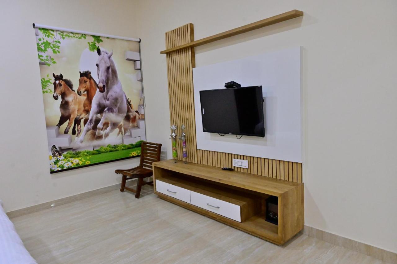 Ideal Home Stay Amritsar Buitenkant foto