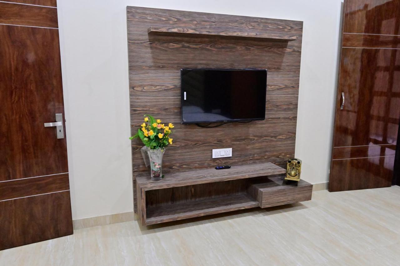 Ideal Home Stay Amritsar Buitenkant foto
