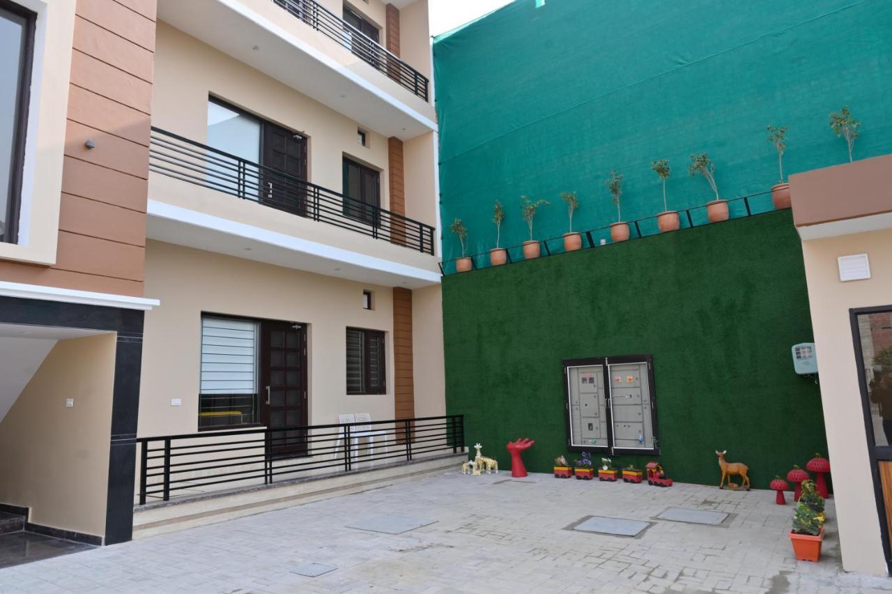 Ideal Home Stay Amritsar Buitenkant foto